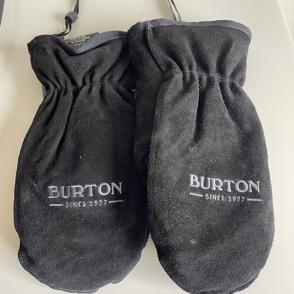 Black Snow Mittens - Picture 1 of 5